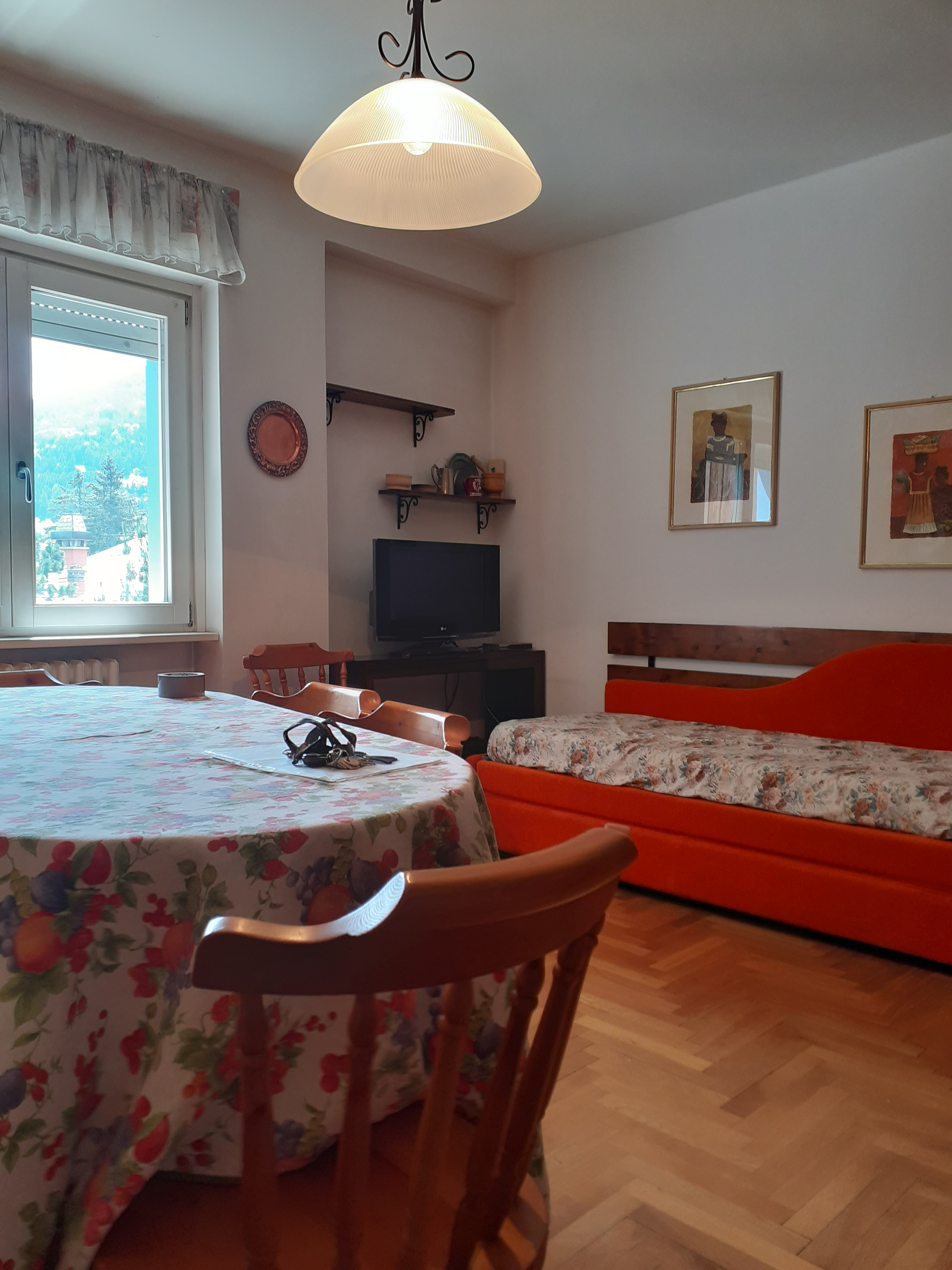 AFFITTASI AMPIO  BILOCALE CON BALCONE VICINISSIMO ALLE TERME - VIA STELVIO RIF. 023