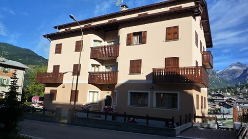 Affittasi trilocale ristrutturato in ottima posizione - VIA COLTURA  RIF. 158