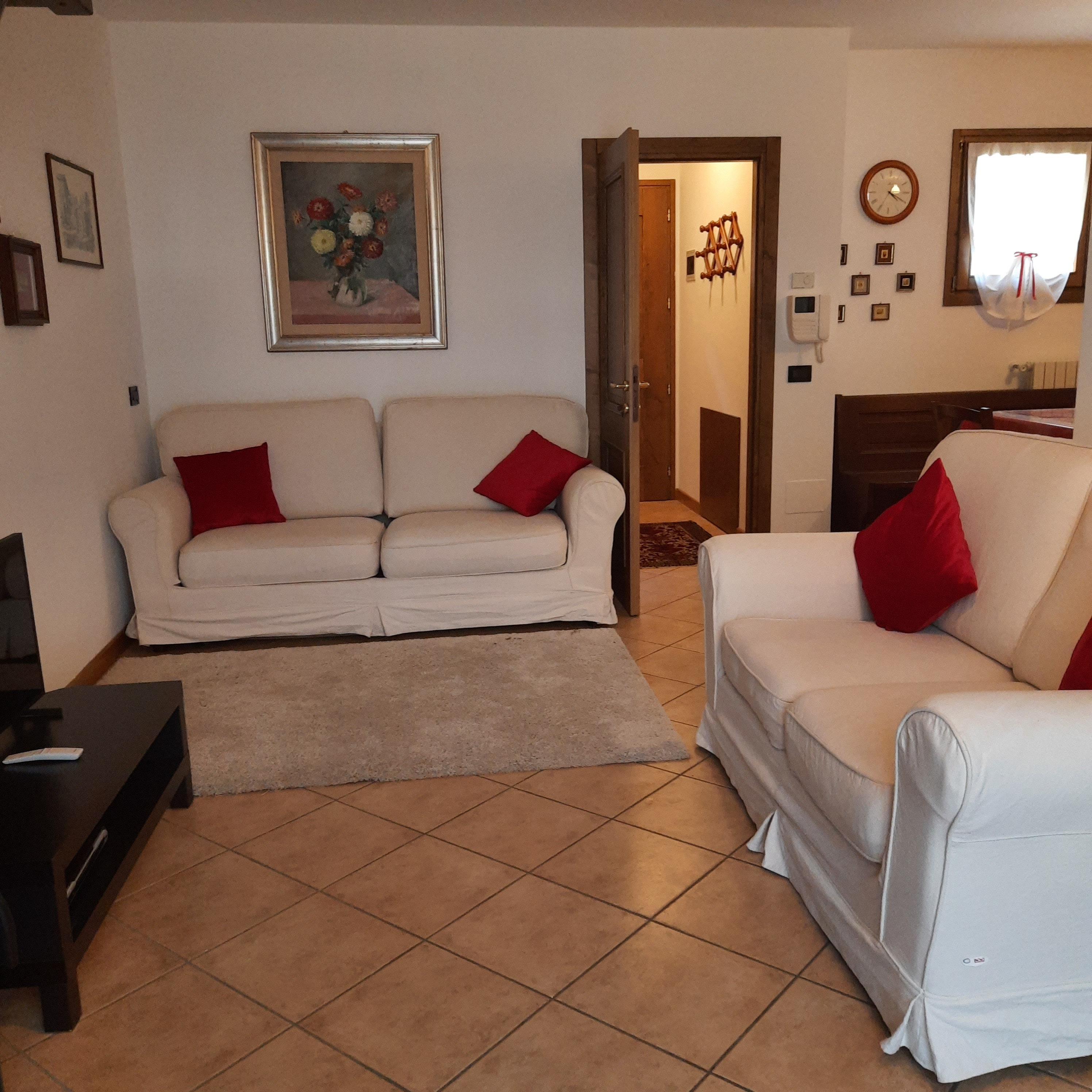 S. Lucia, affittasi comodo trilocale con box auto - VIA FUMAROGO RIF. 108