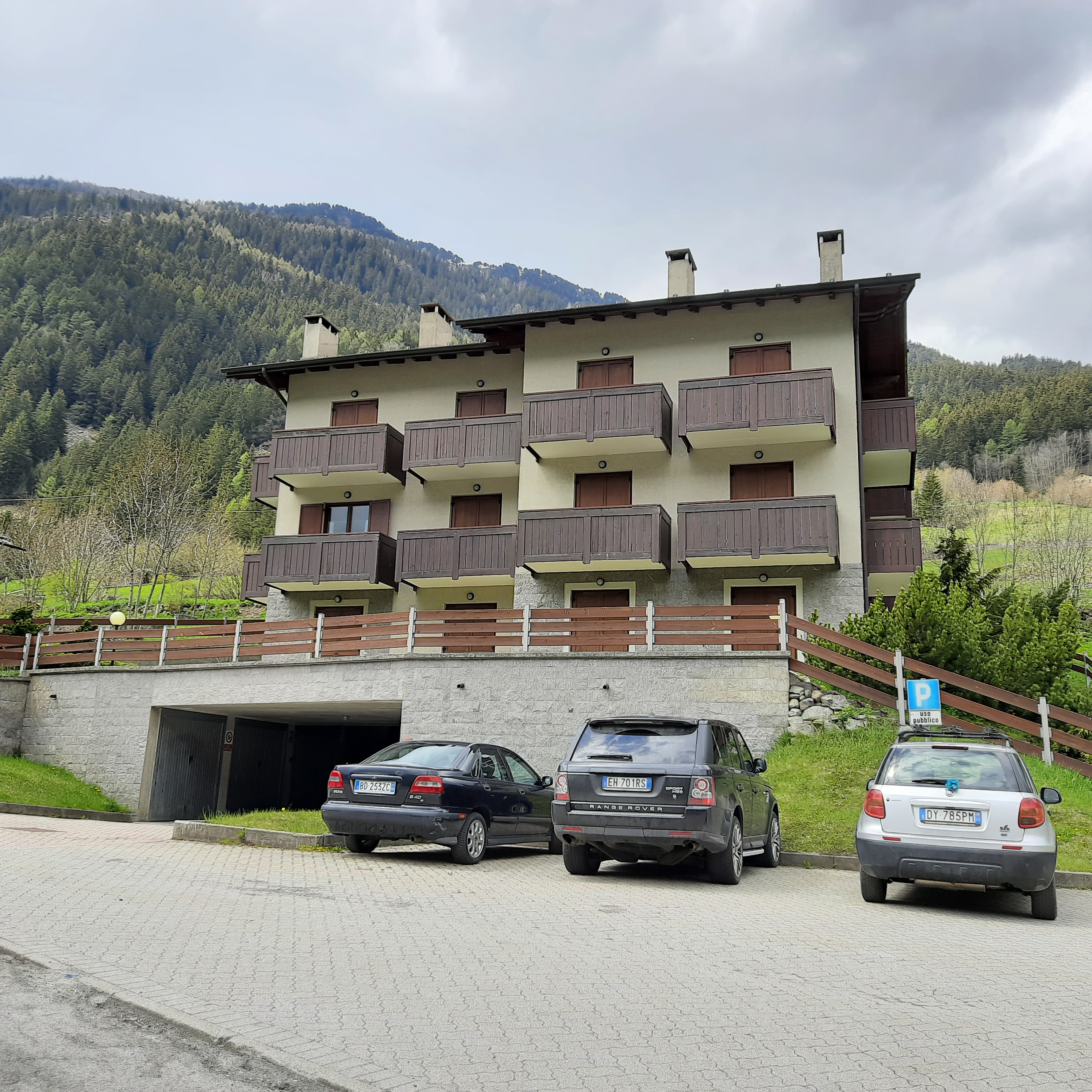 Vendesi bilocale con box auto - RIF. POZZAGLIO