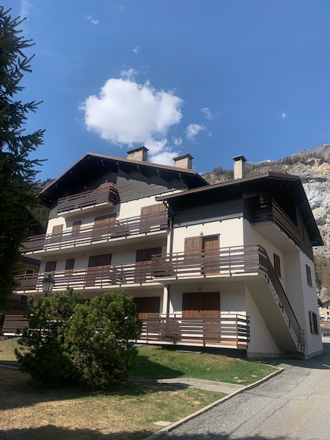 ISOLACCIA - VENDESI PICCOLO BILOCALE - RIF-  CONDOMINIO JOLE