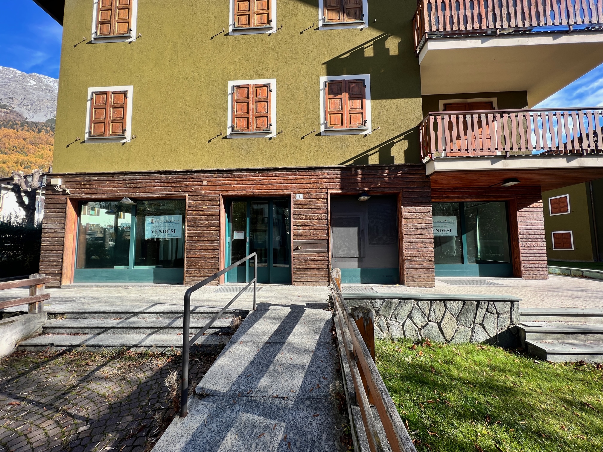 CENTRO BORMIO  VENDESI LOCALE COMMERCIALE